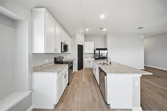 2969 Greenbriar Rd in Seguin, TX - Building Photo - Building Photo