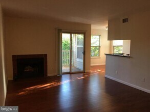 1710 Abercromby Ct in Reston, VA - Building Photo - Building Photo