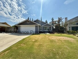 13213 Lynett Ct in Bakersfield, CA - Building Photo