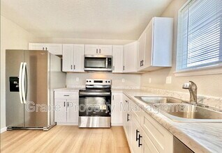 3451 W 65th Ave in Denver, CO - Foto de edificio - Building Photo