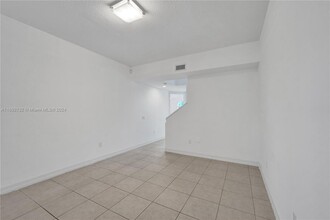 3102 NE 210th Ter in Aventura, FL - Building Photo - Building Photo