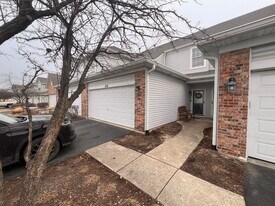 610 Lakeridge Ct in Naperville, IL - Building Photo