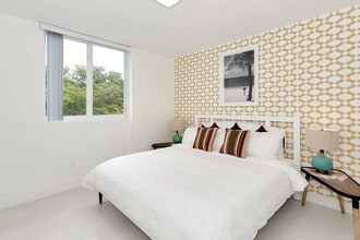 1710 SW 27th Ave in Miami, FL - Building Photo - Building Photo