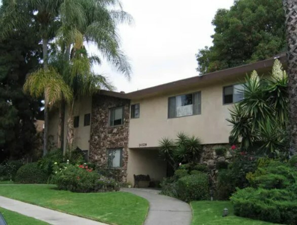 14329 Chandler Blvd-Unit -4 in Los Angeles, CA - Building Photo