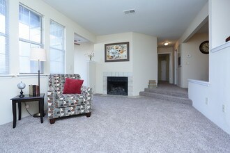 The Landing at Edgewater in Huntsville, AL - Building Photo - Interior Photo