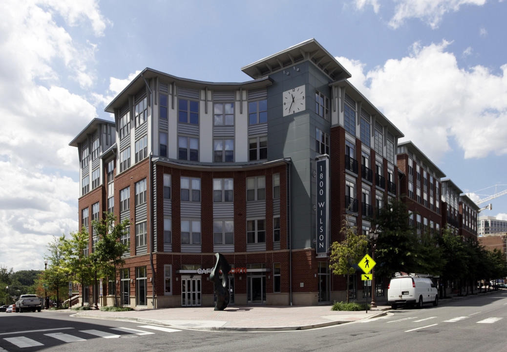 1800 Wilson Blvd in Arlington, VA - Building Photo