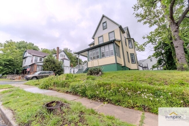 property at 2900 E Strathmore Ave
