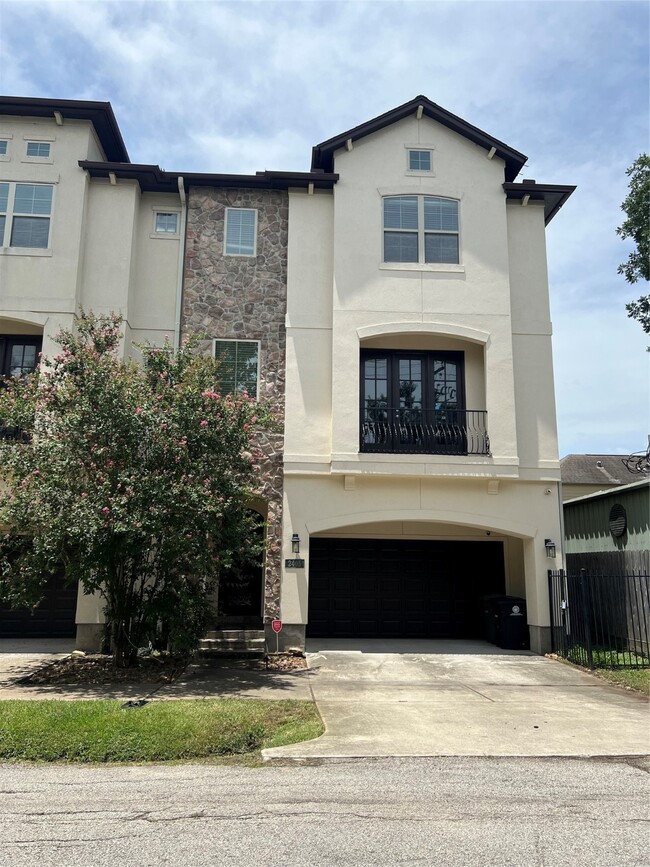 property at 2405 Cohn St