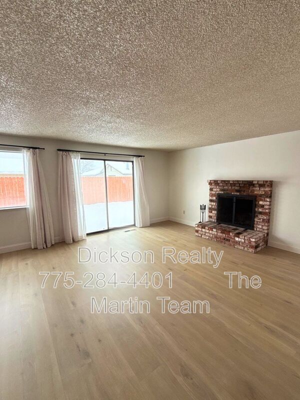 1702 Bonita Vista Dr in Sparks, NV - Foto de edificio - Building Photo