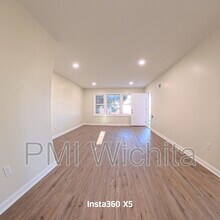 6165 E Boston St in Wichita, KS - Building Photo - Building Photo