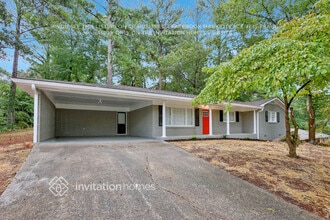 6255 David Ln SW in Mableton, GA - Foto de edificio - Building Photo