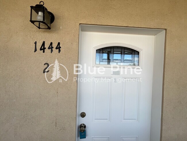 1444 E 17th St in Idaho Falls, ID - Foto de edificio - Building Photo