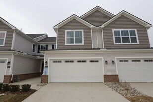 1802 Salt Springs Dr in Saline, MI - Building Photo