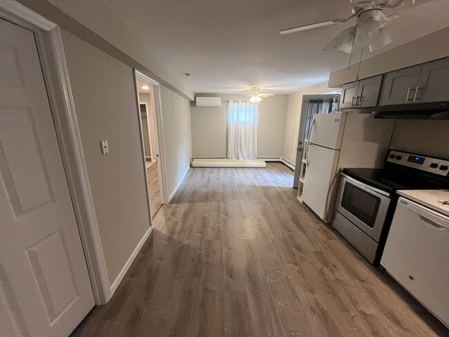 40 Old Northport Rd, Unit first floor