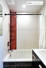 Private bedroom in 4 bed/2 bath Home in New York, NY - Building Photo - Building Photo