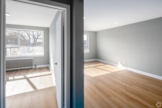 2 Greentree Court in Toronto, ON - Building Photo - Building Photo