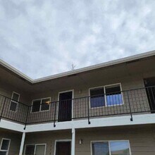 1852 Medart Ln in Grants Pass, OR - Building Photo - Building Photo