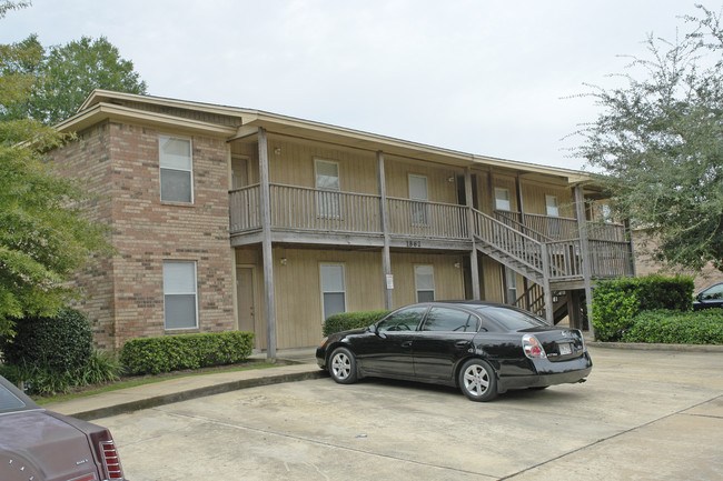 Creekside Apartments