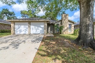 5519 Fallengate Dr in Spring, TX - Building Photo