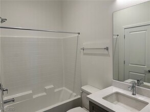 1180 Blossom Pt St in Las Vegas, NV - Building Photo - Building Photo