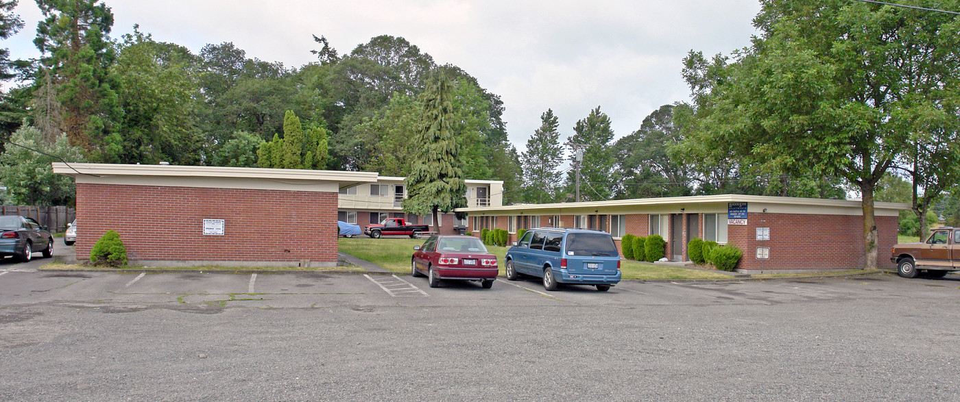 Brookside Apartments in Lakewood, WA - Building Photo