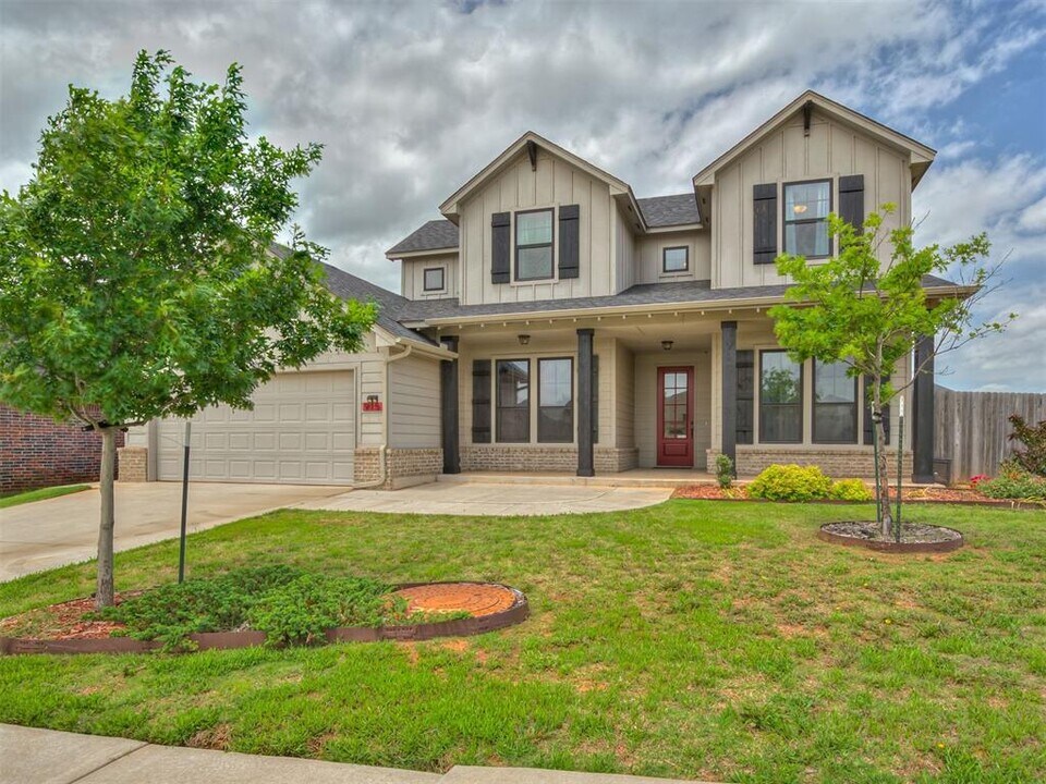915 Kings Canyon Rd in Norman, OK - Building Photo