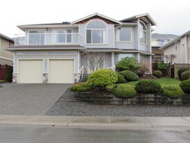 6517 Peregrine Rd in Nanaimo, BC - Building Photo