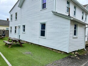 83 Lebanon Ave in Colchester, CT - Building Photo - Building Photo