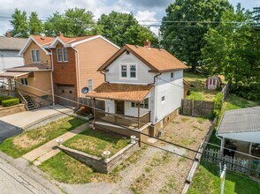 5461 Spruce St in Bethel Park, PA - Building Photo - Building Photo