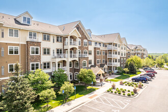 Applewood Pointe Senior Building in Roseville, MN - Building Photo - Building Photo