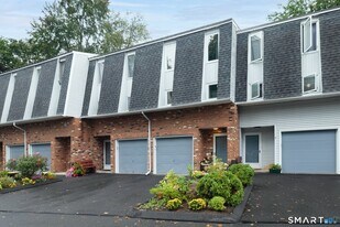 410 Farmington Ave in New Britain, CT - Building Photo