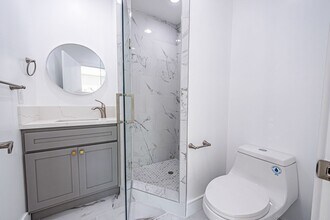 2055 S Garth Ave in Los Angeles, CA - Building Photo - Building Photo