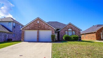 137 Magnolia Ln in Rockwall, TX - Building Photo