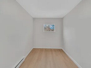 141 Throop St in Scranton, PA - Foto de edificio - Building Photo