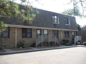 104 Cedar Ct in Greenville, NC - Building Photo