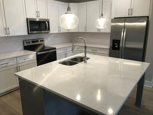 property at 2085 Oakwood Ave