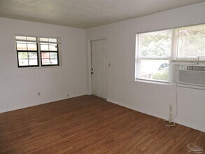 1010 Pennsylvania Dr in Pensacola, FL - Building Photo - Building Photo