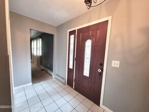 319 Carnation Dr in Clarks Summit, PA - Building Photo - Building Photo