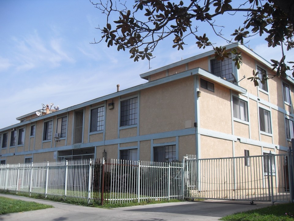 12914 Doty Ave in Hawthorne, CA - Building Photo