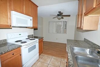 545 E Madison Ave, Unit 105 in El Cajon, CA - Building Photo - Building Photo