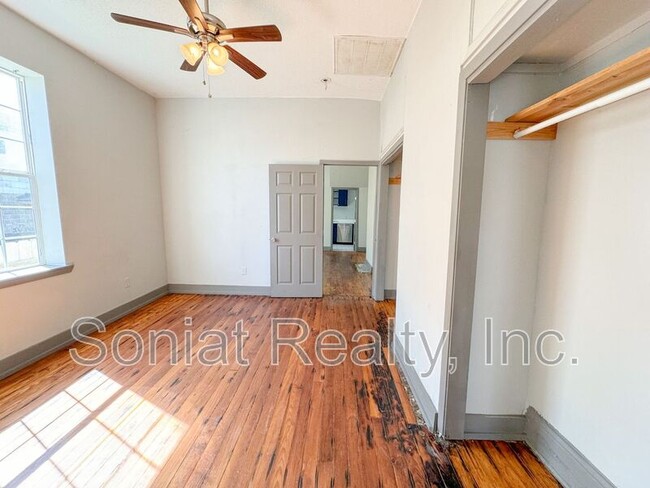 1608 St Anthony St in New Orleans, LA - Building Photo - Building Photo