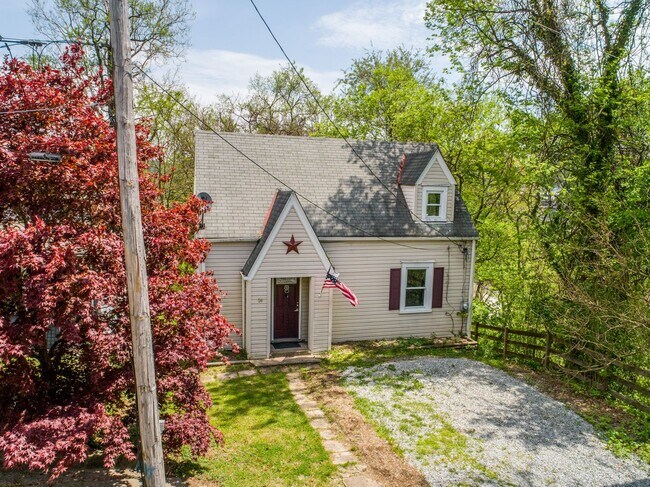 14 N 4th St in Clairton, PA - Building Photo - Building Photo