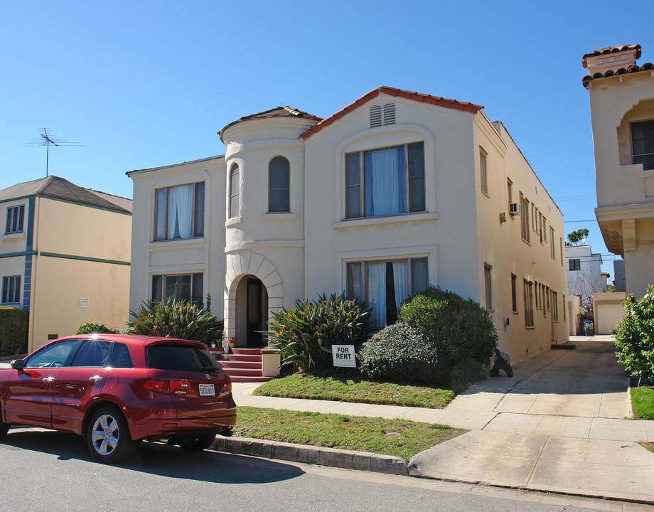 341 N Gardner St in Los Angeles, CA - Building Photo