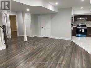 39 Sunnyside Hill Rd in Markham, ON - Building Photo - Building Photo
