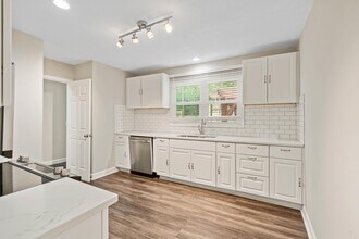 8710 Craig Dr in Overland Park, KS - Building Photo - Building Photo