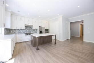 58 Stetson in Irvine, CA - Building Photo - Building Photo