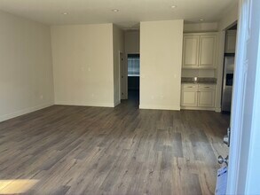 6227 Atoll Ave in Van Nuys, CA - Building Photo - Building Photo