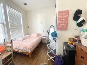 775 Parker St, Unit 1 in Boston, MA - Building Photo - Building Photo