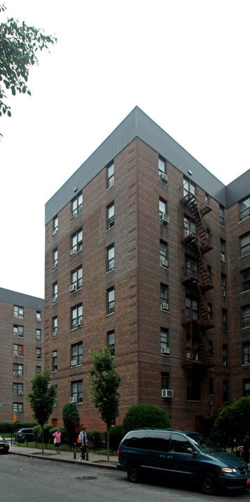 89-25 Elmhurst Ave in Jackson Heights, NY - Building Photo