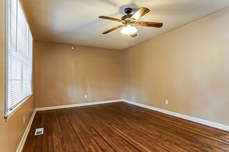 1505 Bobolink Ln NE in Center Point, AL - Foto de edificio - Building Photo